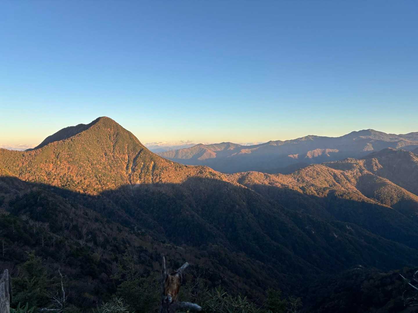 皇海山登山口-庚申山-駒掛山-薬師岳-鋸山-皇海山 往復コースの写真