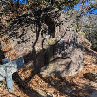 道沿いにある茶沸（ちゃわかし）観音