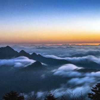 雲海(登山口の看板から拝借)