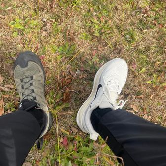 👟→履き替えます→🥾