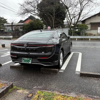 雨強まり、冷えて来たので先輩のためにタクシー呼んで