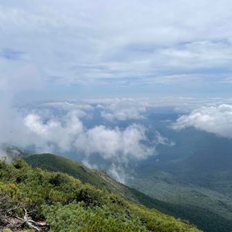 剣ヶ峰の頂上から東方面