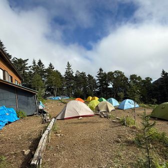 三伏峠小屋テント場