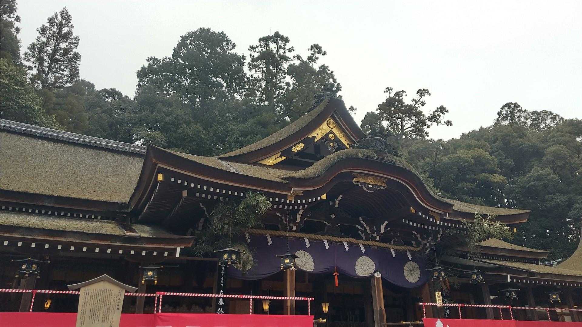 大神神社拝殿で登山の無事を感謝しました。