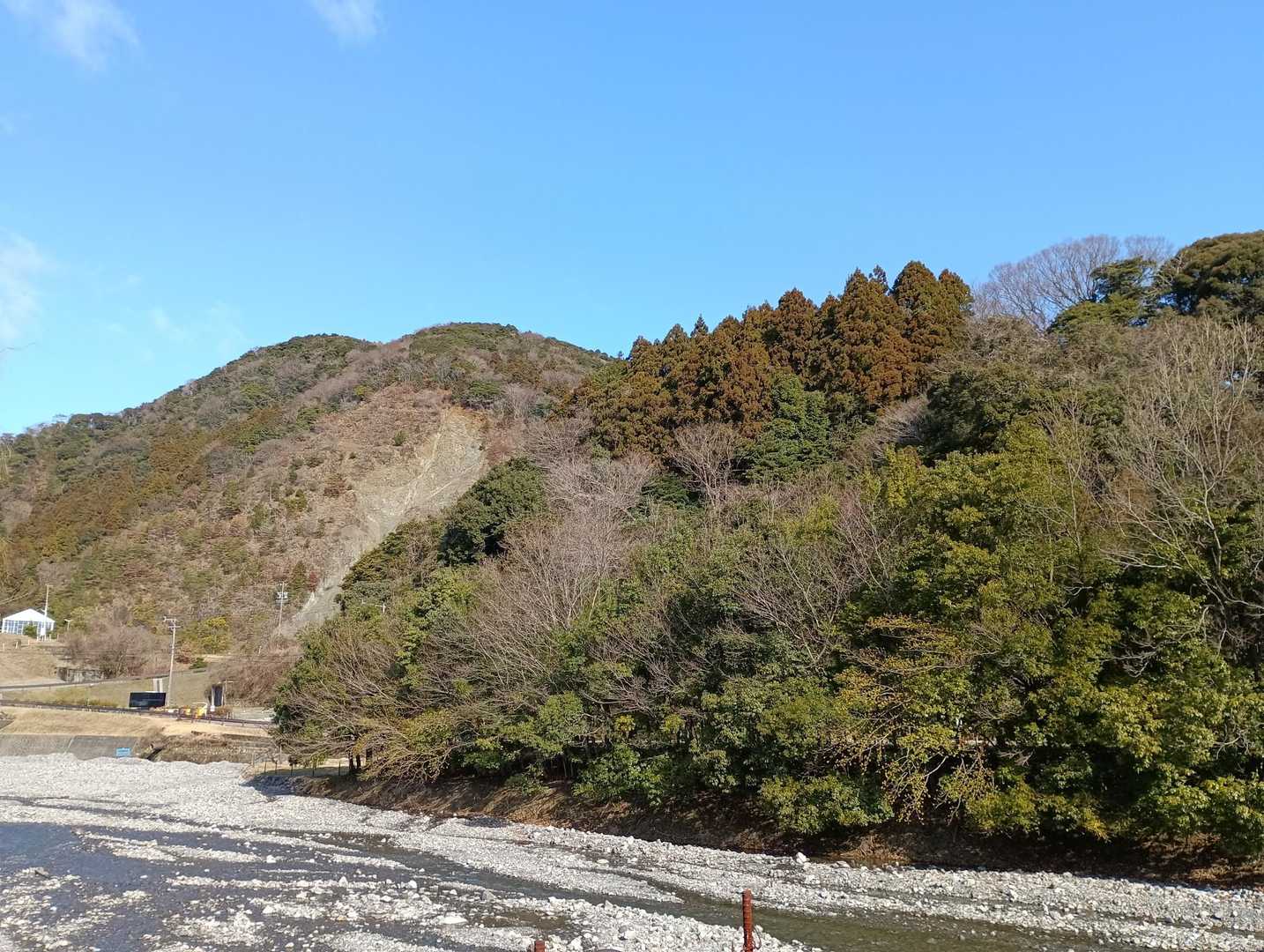 これから登る孫太尾根