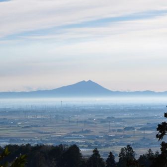 筑波山が綺麗✨
猫耳と言うよりトトロに見えるんだけど🤔