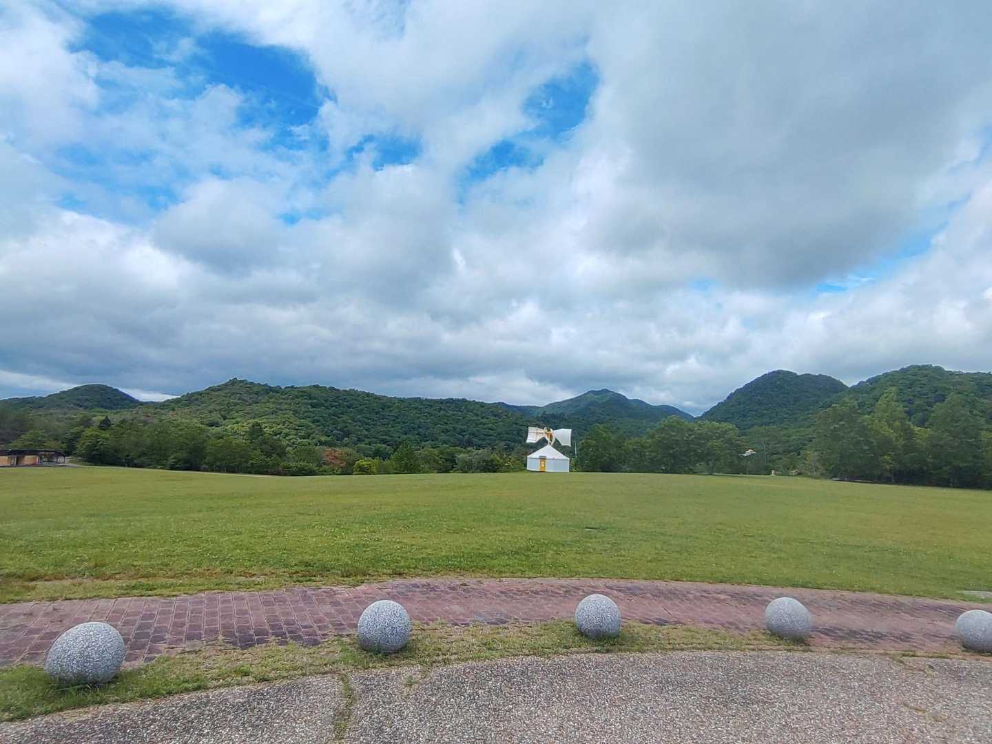 おお〜
贅沢な敷地だぁ〜😲