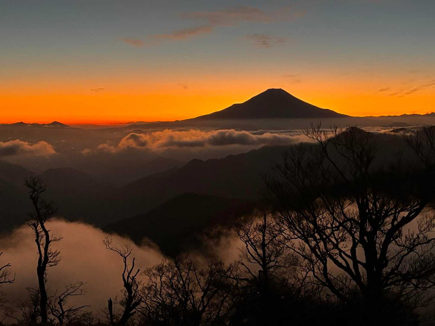 朝日より、残照の方が好きな私😊