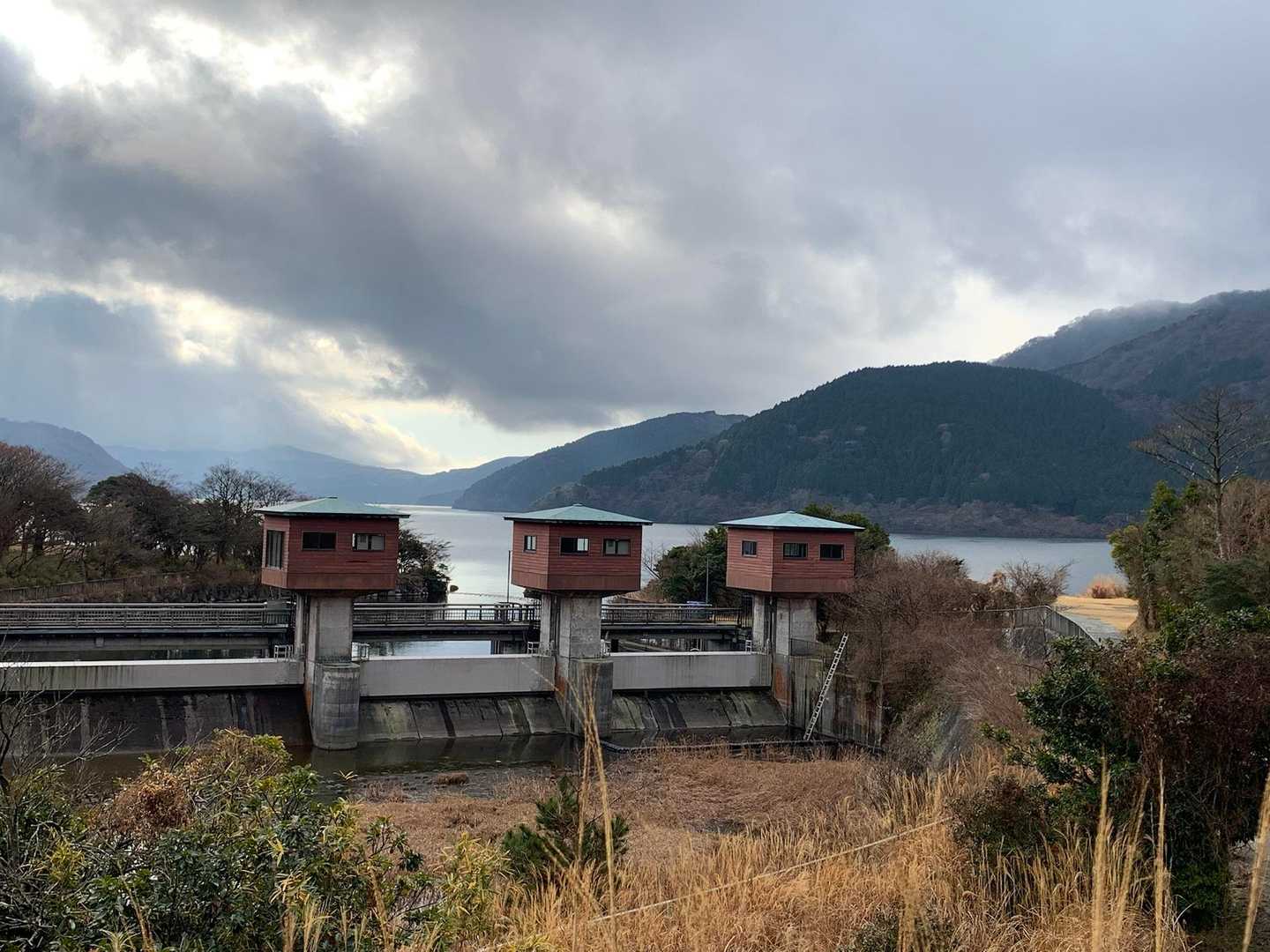 湖尻水門