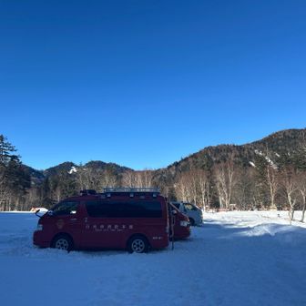 駐車場へ戻ると日光市の消防車が🚒🚒
消防も遭難の注意喚起で忙しそうです…