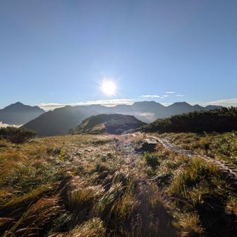 剱岳⛰️を見ながら稜線歩き🚶
こんなシアワセ♡は無いです♪