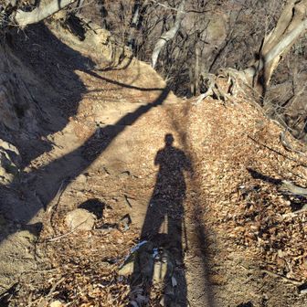 ﾘｭｯｸの外側下に上着ﾊﾟﾁﾝしてたら無いのに気づく😵