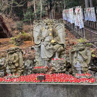 小天狗がいっぱい👺
まだまだ階段続きます😳