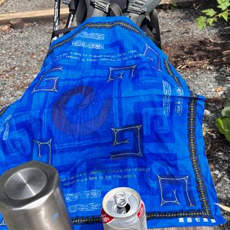 汗で濡れたバンダナを乾かしながら、乾いた喉を潤す🍻