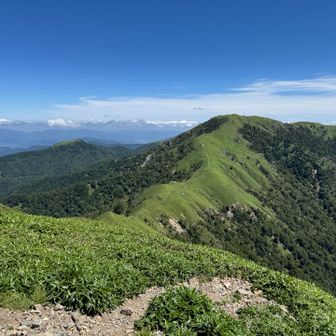 まずは剣山から次郎笈へ