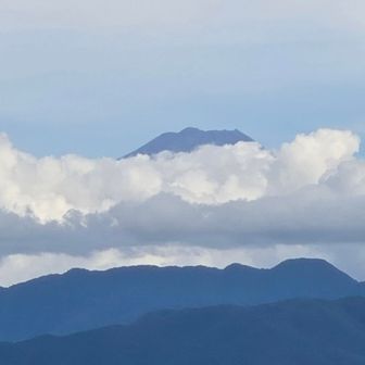 富士山が頭だけお出しくださいました