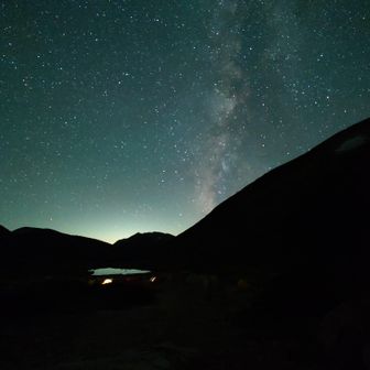 ベースキャンプに降りてきて。

双六池のほとりのテント場。
そういや、
双六池に映る星を
撮ればよかったなぁ〜、チッ。
次の機会に。
