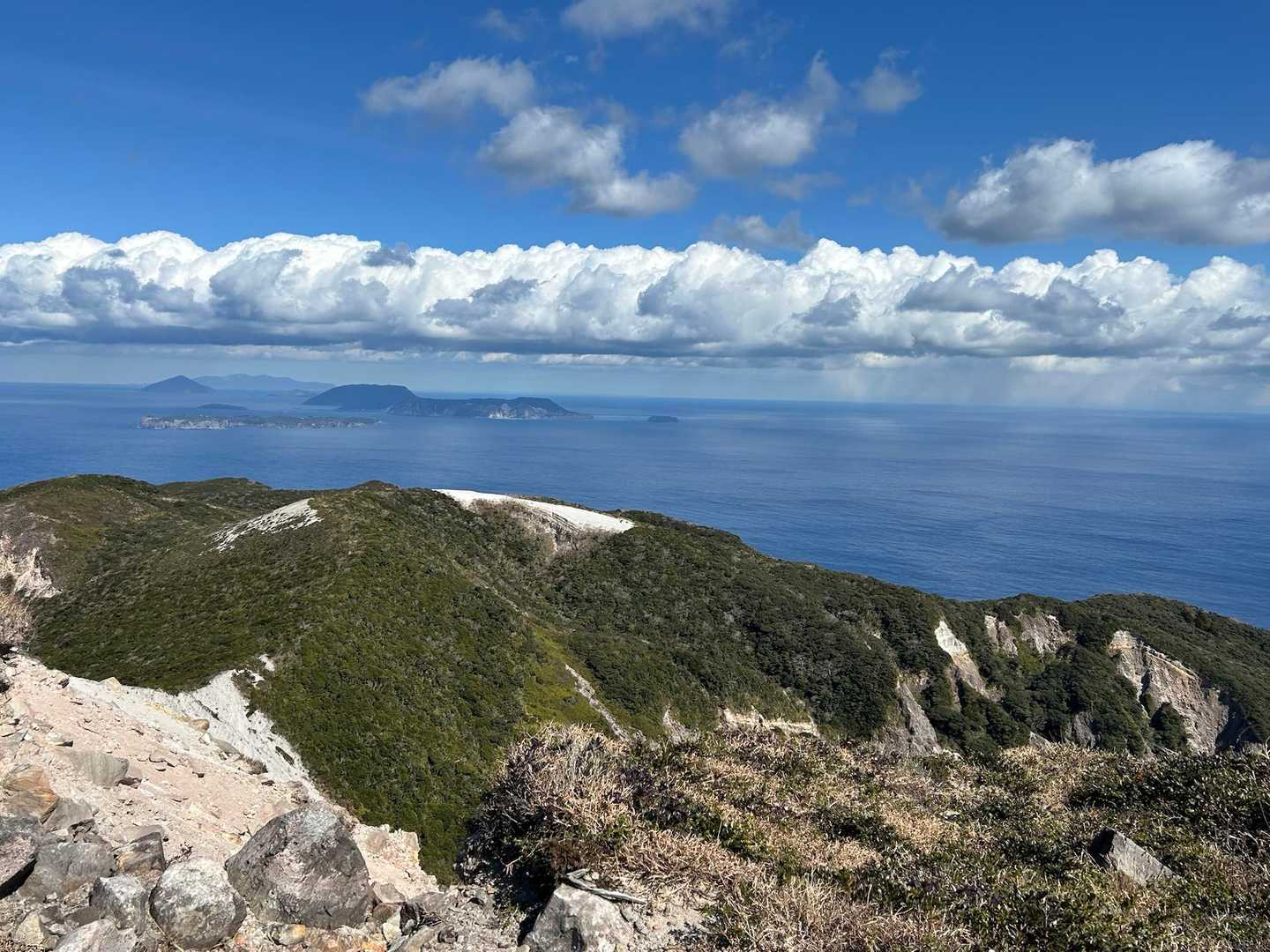 またまた展望地
新島、利島、式根島が見渡せる