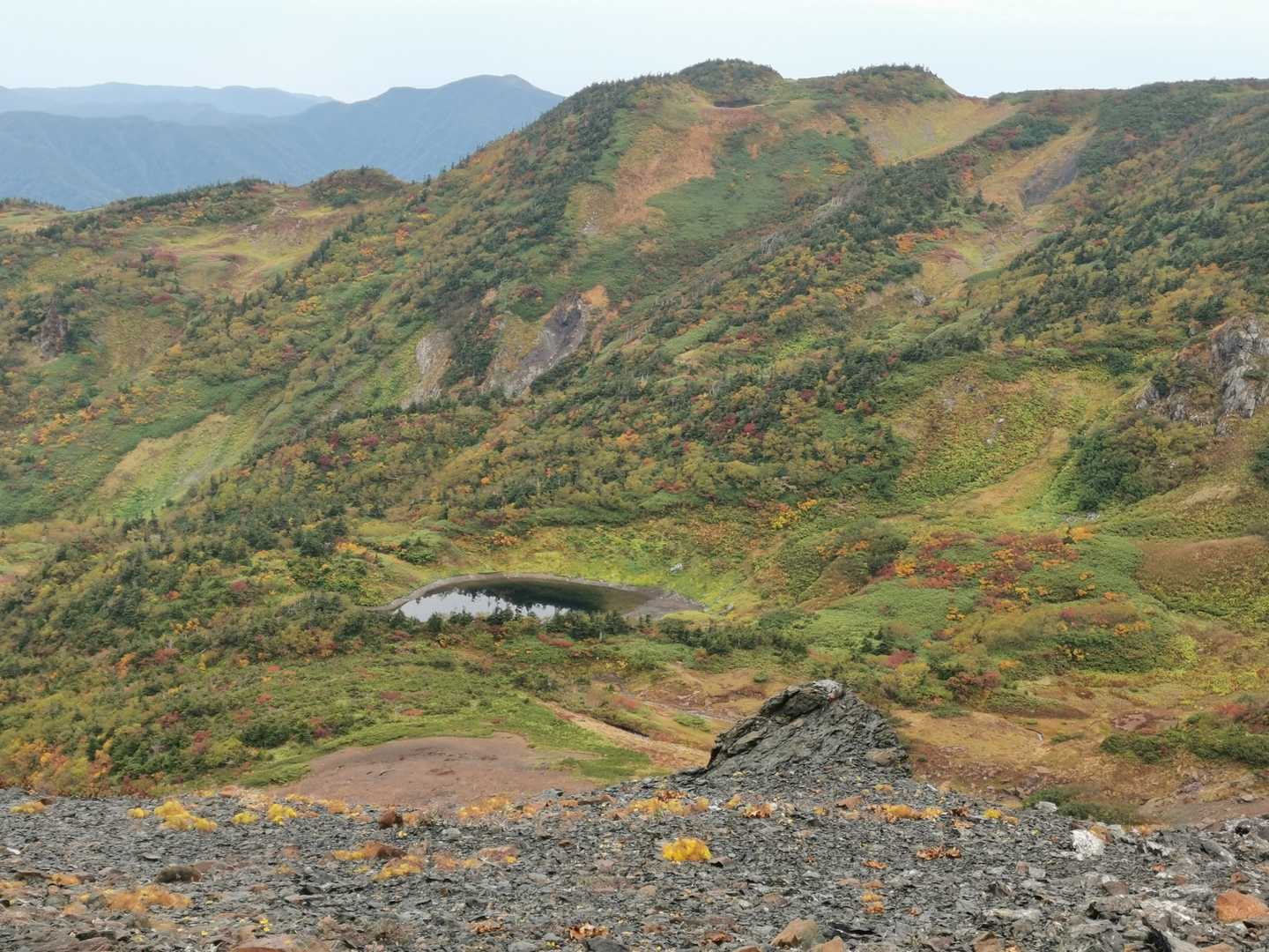 蓮華温泉登山口-朝日岳-照葉ノ池-黒岩山-サワガニ山-犬ヶ 縦走コースの写真