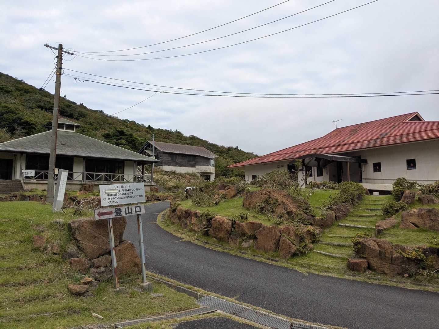 加悦双峰公園に駐車場あります
トイレ、自販機あるよ