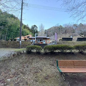 9時-17時の管理棟
トイレも同じ時間のみ