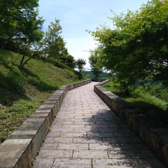 石畳を進む