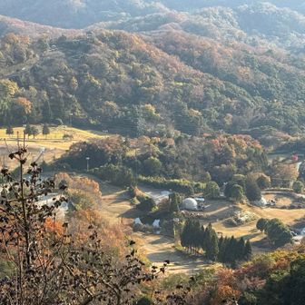 暗くなる前に降りまーす
ここってなんの施設かしら？
前はなかった気がするけど？