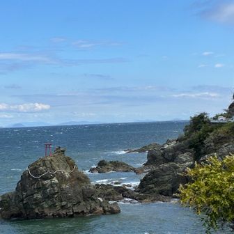 ここは網掛岩。その右横の岩