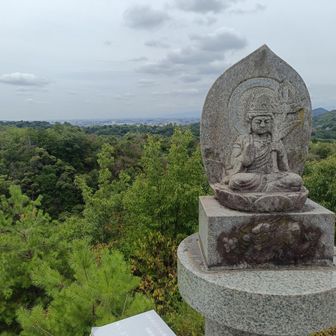 寂光院。十二支の仏様がいらっしゃいます。巳年の私はこちら