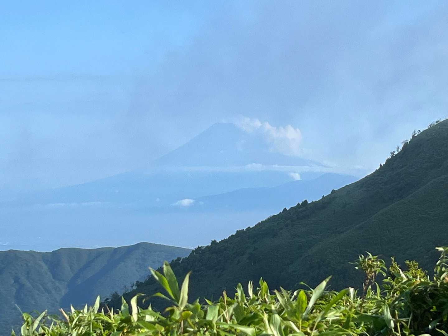 雲の多い中、途中で富士山が見えました✨