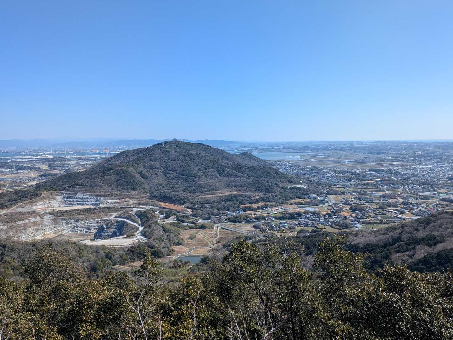 田原市の町並みも