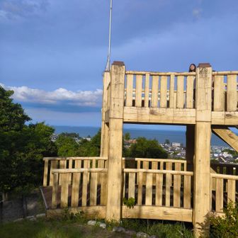 低山ですが、渥美半島、知多半島見えます