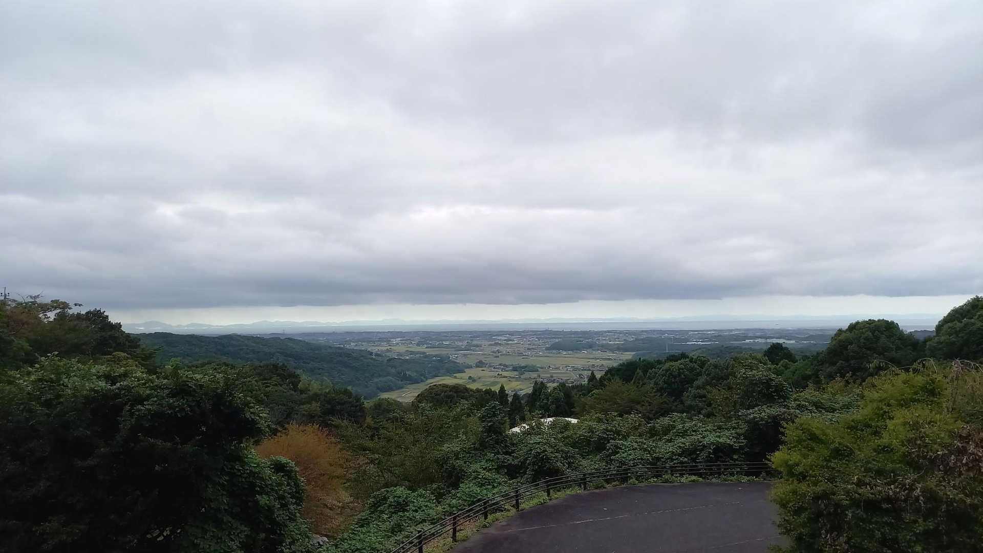 海の向こうの山口県がよく見えます