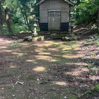 米山ハイキングベースの手前にある薬師堂に寄り道