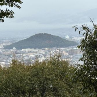 耳成山も、良い形！