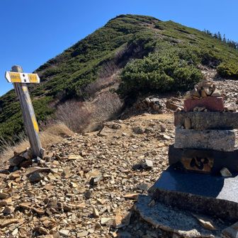 冷乗越に到着。もう登り返しはない！ただ降るのみ！