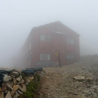 唐松岳頂上山荘