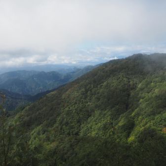 花立山荘からは富士山🗻見えず😭