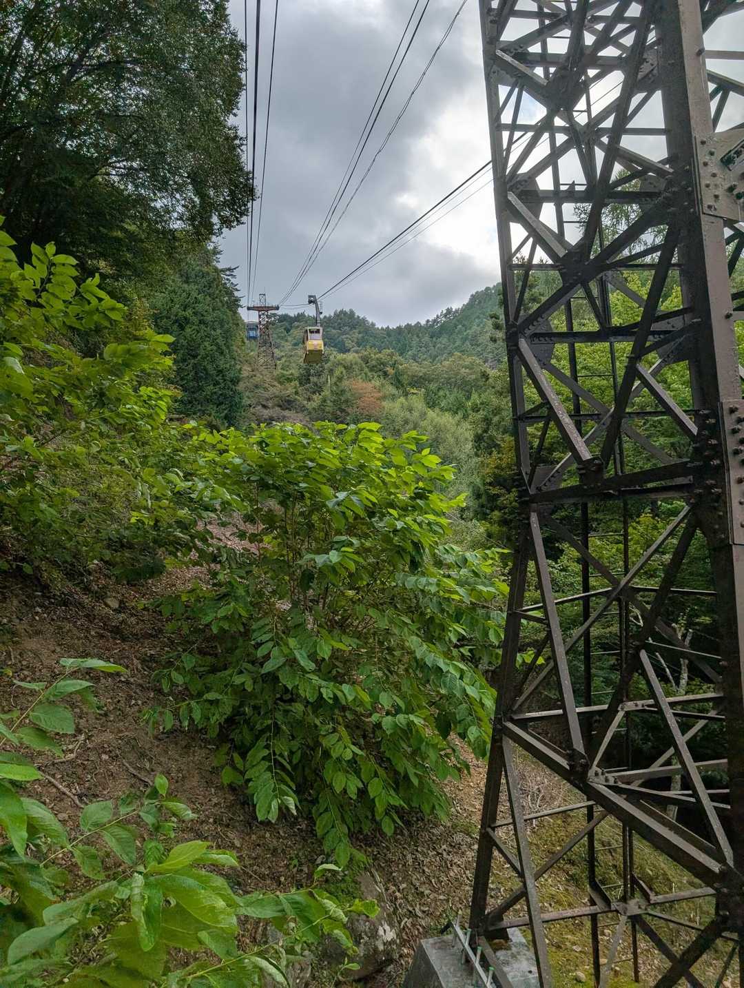 日本有数の渓谷美を誇る昇仙峡　最高峰・弥三郎岳からのパノラマも！の写真