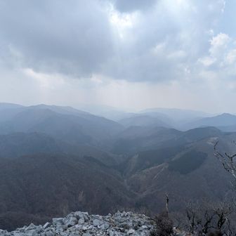 先週末の霊仙山も少し霞んでたが
今週末は昨日から酷い😆