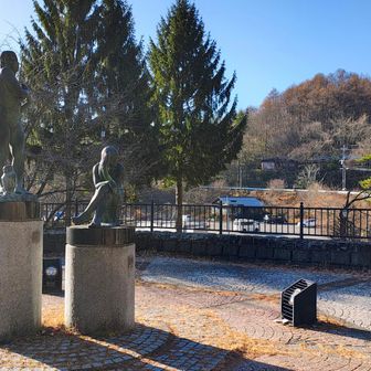 伊勢崎で合流して車で榛名山へ
榛名湖畔の宿 記念公園の駐車場からスタートして榛名湖をぐるっと周回します