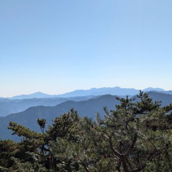 丹沢方面かな。遠くまでよく見えました。