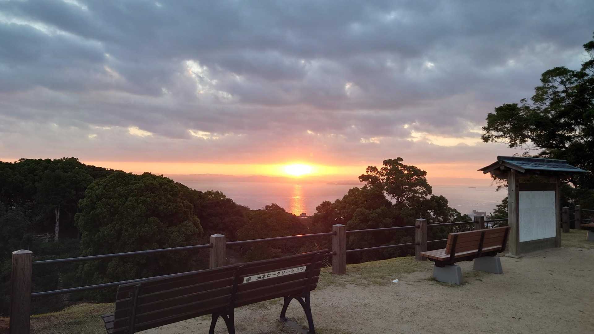 ちょっと雲があったけど綺麗に見えました