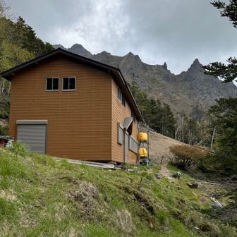 キレット小屋はもう再開しないのだろうか？
良いテント場をお持ちなのになあ
