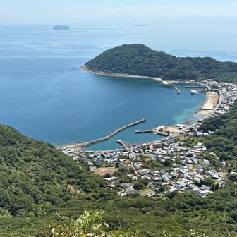 山頂より①
東の集落。