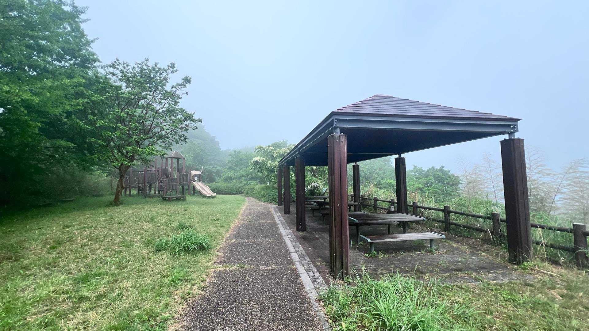 休憩できる東屋などもあります♪