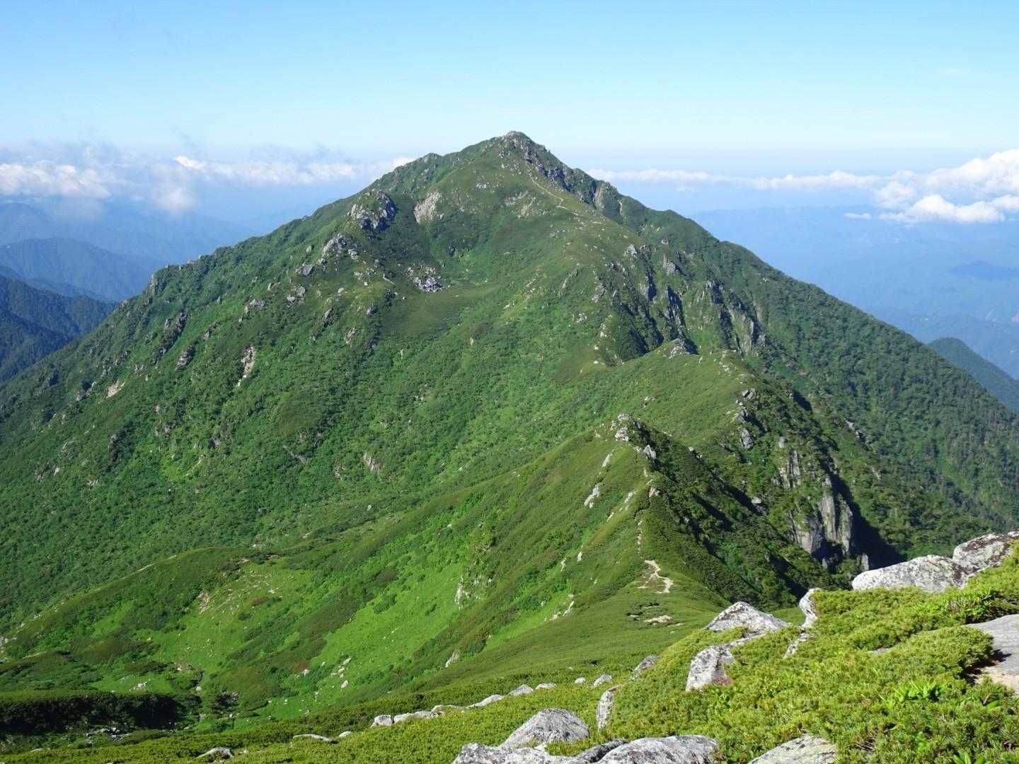 三ノ沢岳（千畳敷） | 中央アルプス唯一の単独峰へ。豊富な高山植物や静かな山歩きの写真