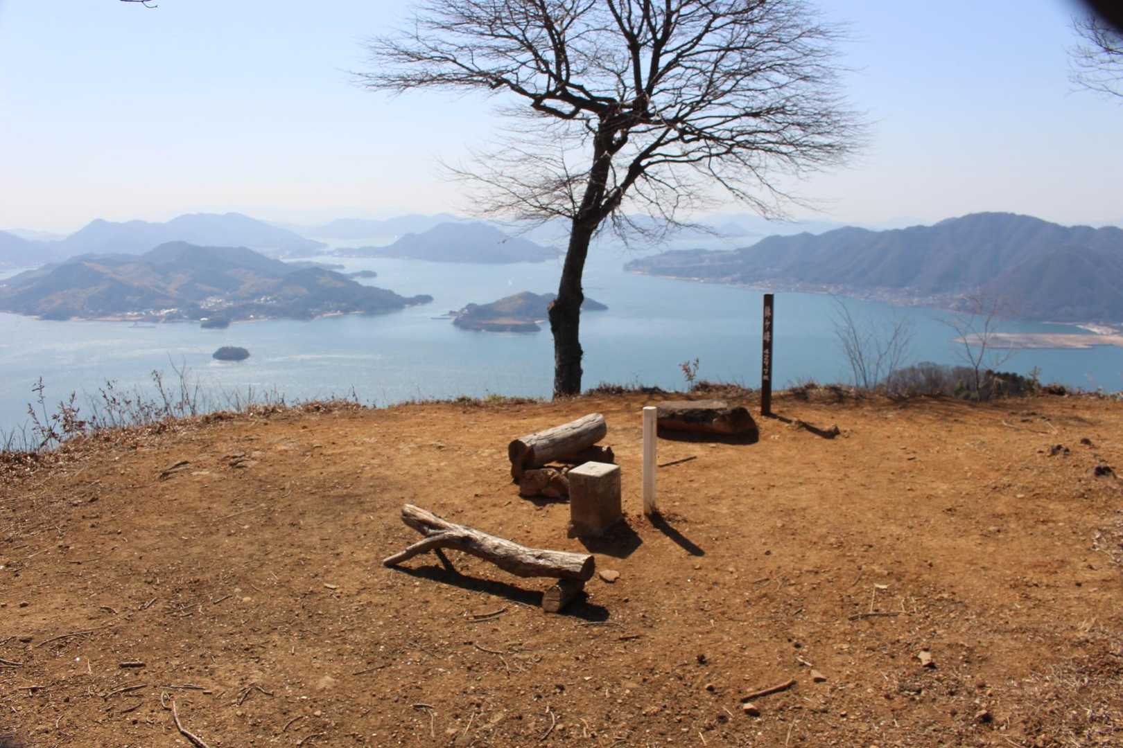 目の前は　佐木島  因島  生口島  瀬戸の島々
