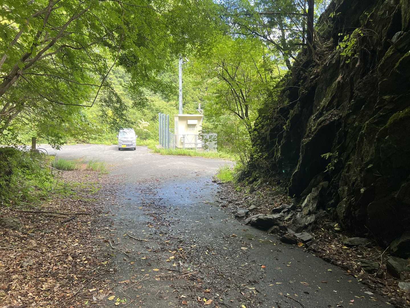 駐車場に到着‼️
道が悪いのでパンクに注意して帰ります🙏