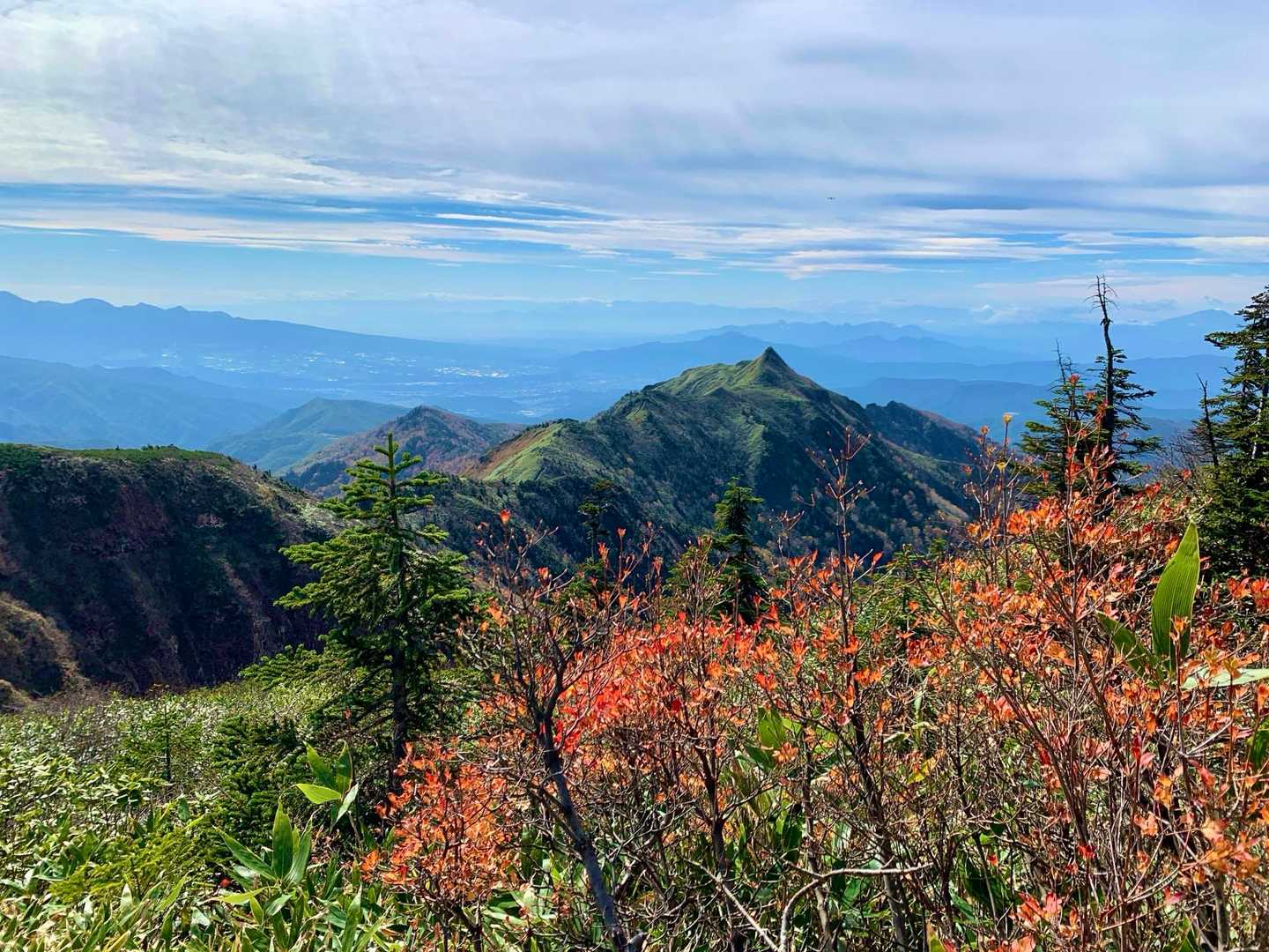 紅葉と剣ヶ峰